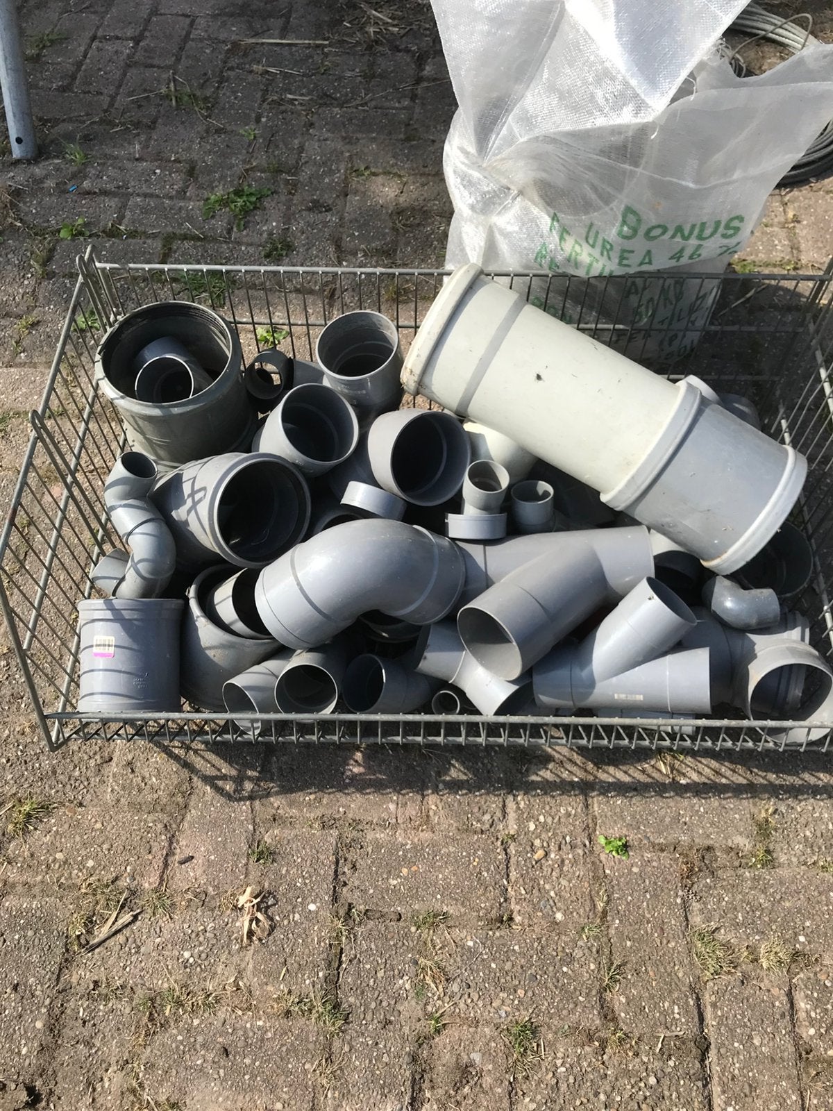 Riolering 130 stuks pvc hulpstukken van 32 tot 160 mm, Ophalen of Verzenden, Zo goed als nieuw