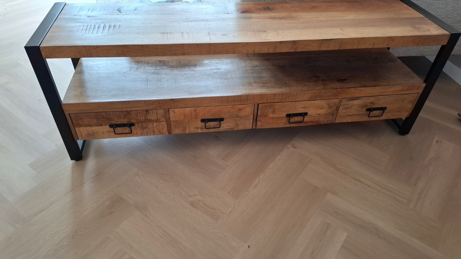 Mango houten tv meubel Britt 180x45x60, Ophalen, 50 – 75, 150 tot 200 cm, Zo goed als nieuw