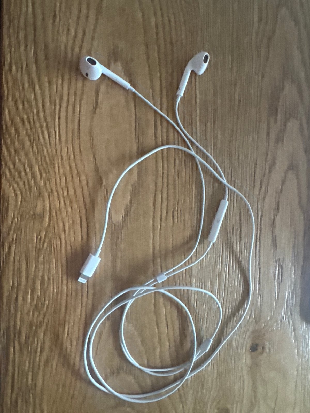 Apple EarPods met Lightning-connector, In-ear, Verzenden, Zo goed als nieuw, Wit