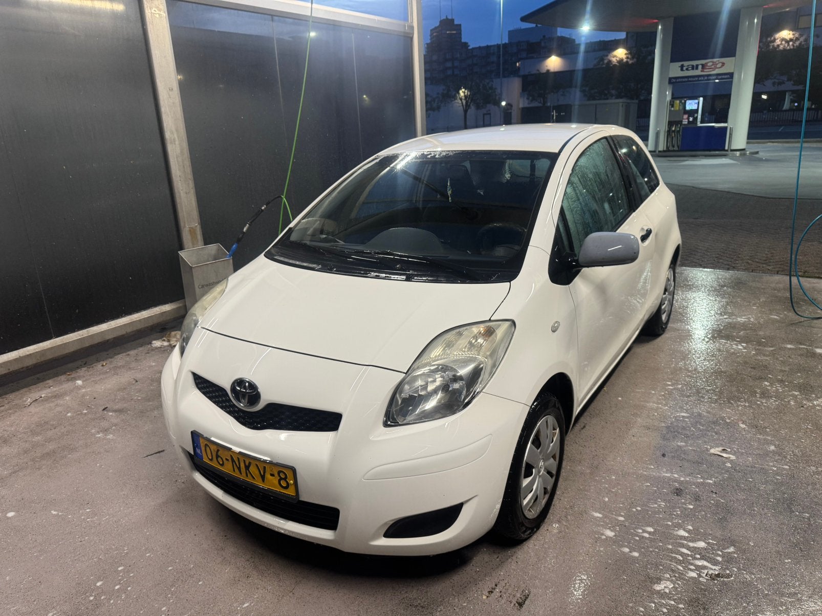 Toyota Yaris 1.0 12V Vvt-i 3DR Terra 2010 Wit, Auto's, 532 kg, 40 €/maand, 750 kg, 965 kg