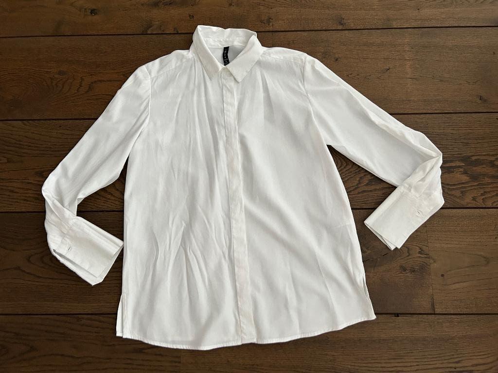 AMISU witte blouse S in ~~nieuw~~ staat, Verzenden, Zo goed als nieuw, Maat 36 (S), Wit