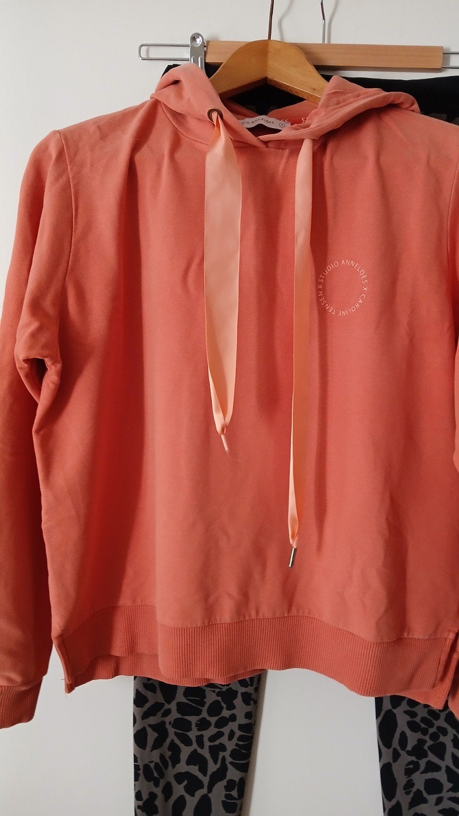 hoodie, Studio Anneloes, Oranje, Zo goed als nieuw, Ophalen
