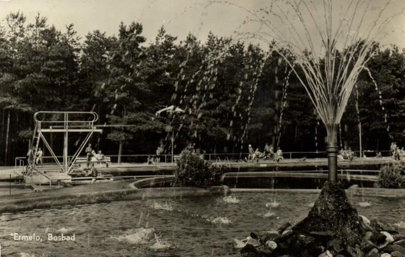 Ermelo, Bosbad - duikplank volk fontein - gelopen, Ophalen of Verzenden, 1940 tot 1960, Gelopen, Gelderland
