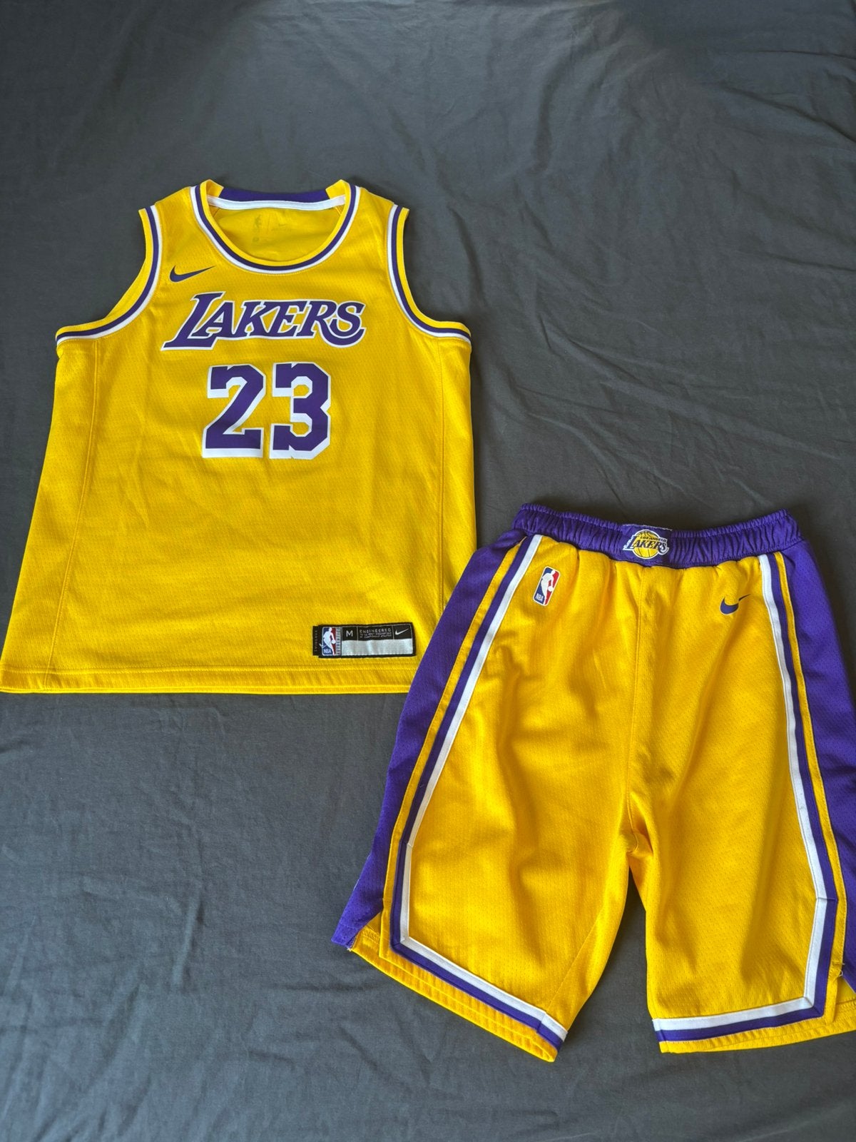 Lebron James jersey en shorts LA Lakers kindermaat M, Ophalen of Verzenden, Zo goed als nieuw, Kleding