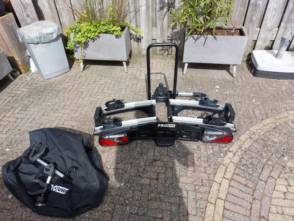 Prouser sg2 plus met tas 2 fietsen bieden, Auto diversen, Fietsendragers, Ophalen, Zo goed als nieuw, Trekhaakdrager, Brede banden