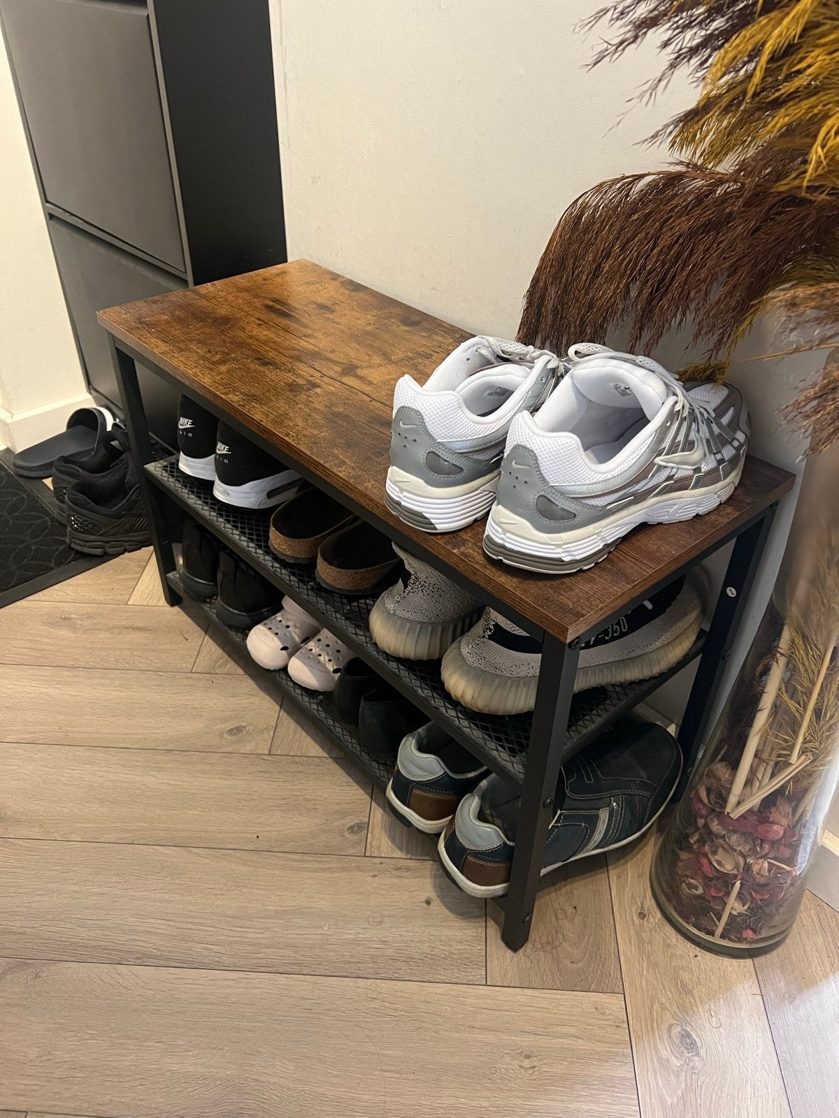 Schoenenrek met houten blad en metalen frame, Ophalen, Zo goed als nieuw
