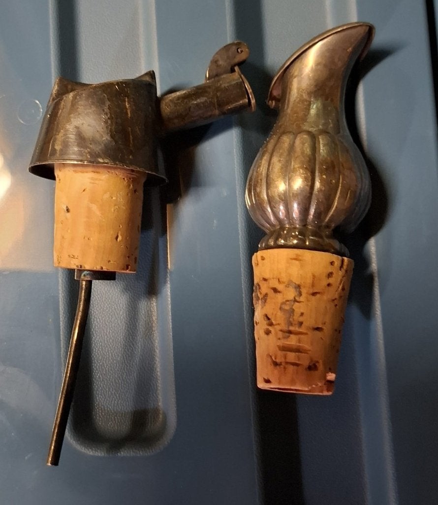 2 wijnschenkers, Ophalen of Verzenden