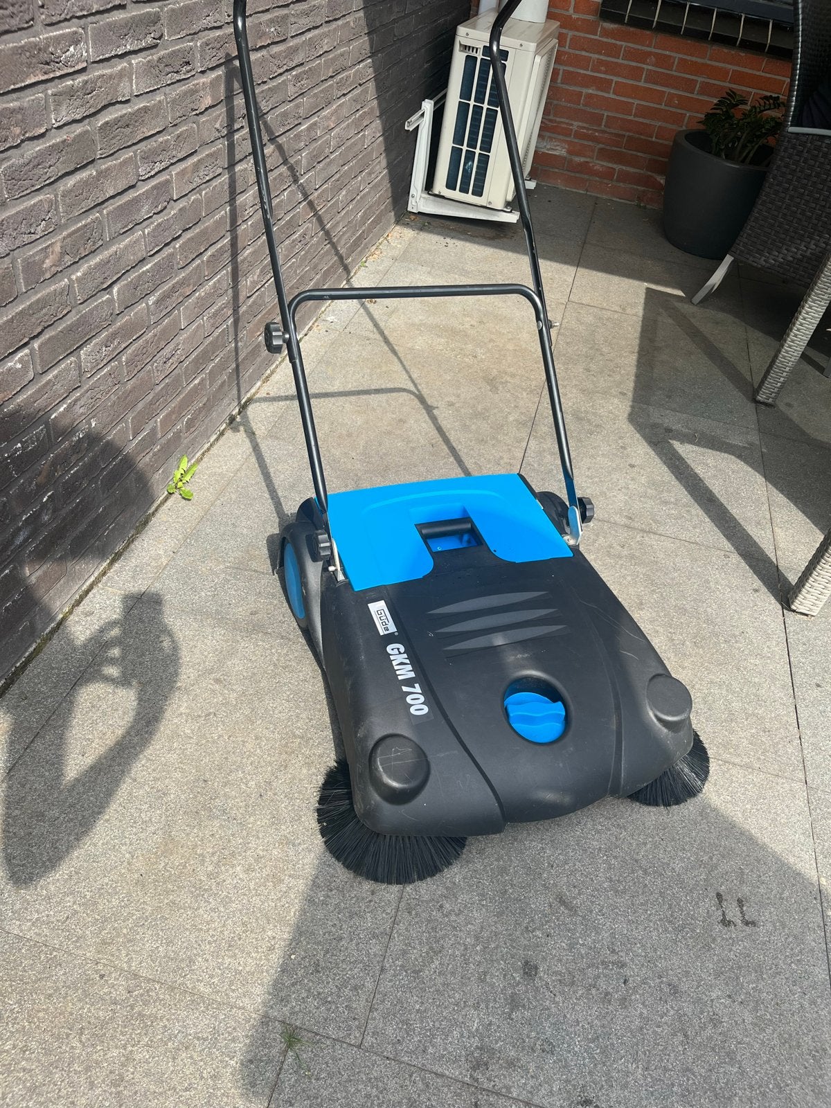 Gude  gkm700 veegwagen veegmachine werkplaats, Ophalen, Gebruikt