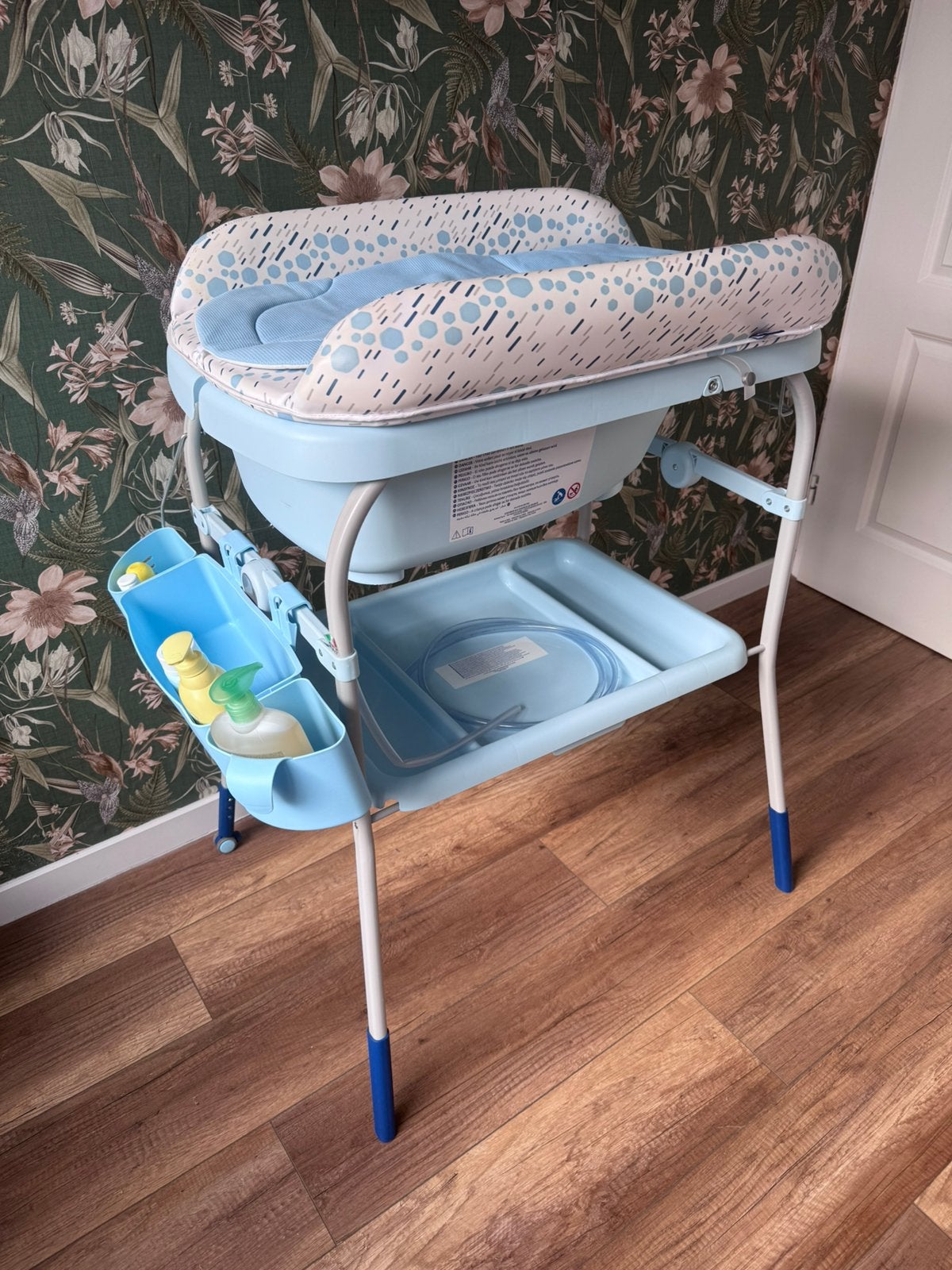 Chicco Cuddle & Bubble Badje met standaard en aankleedkussen, Ophalen, Zo goed als nieuw, Badje, Overige merken