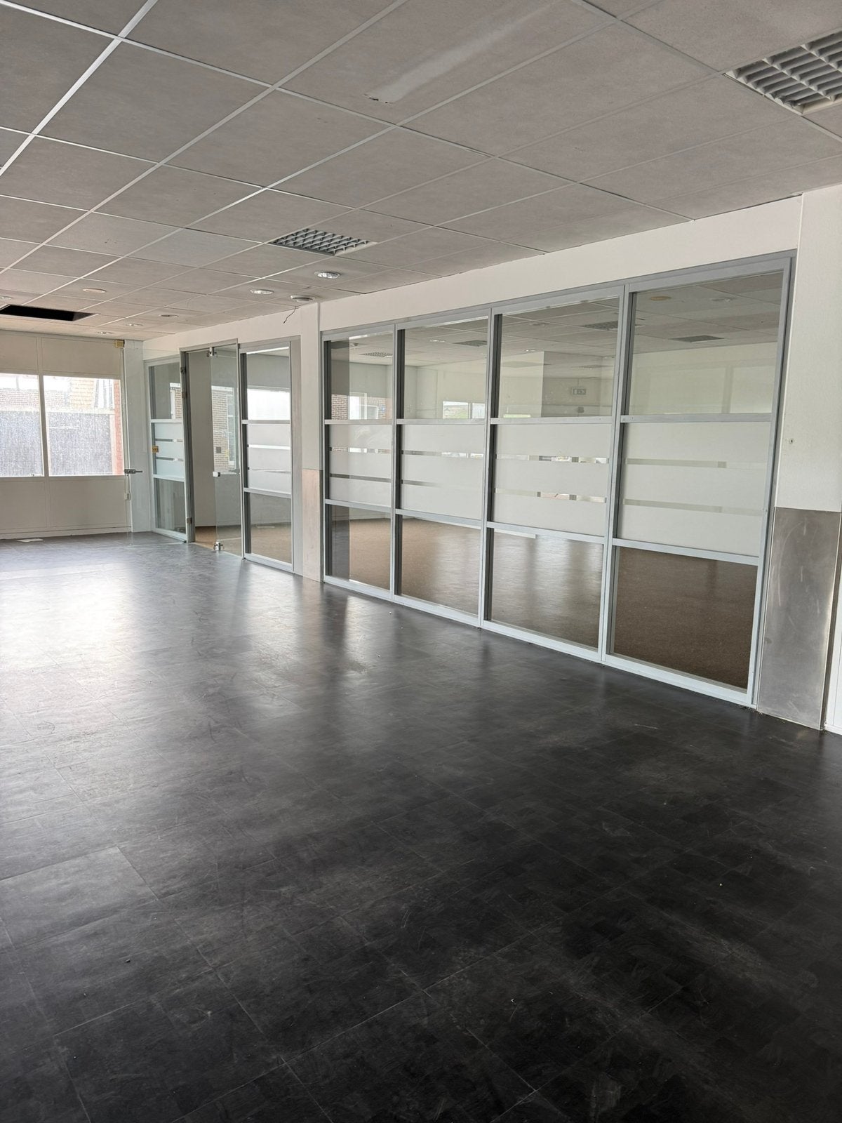 Scheidingswanden/kantoorwanden glas en dicht, Ophalen