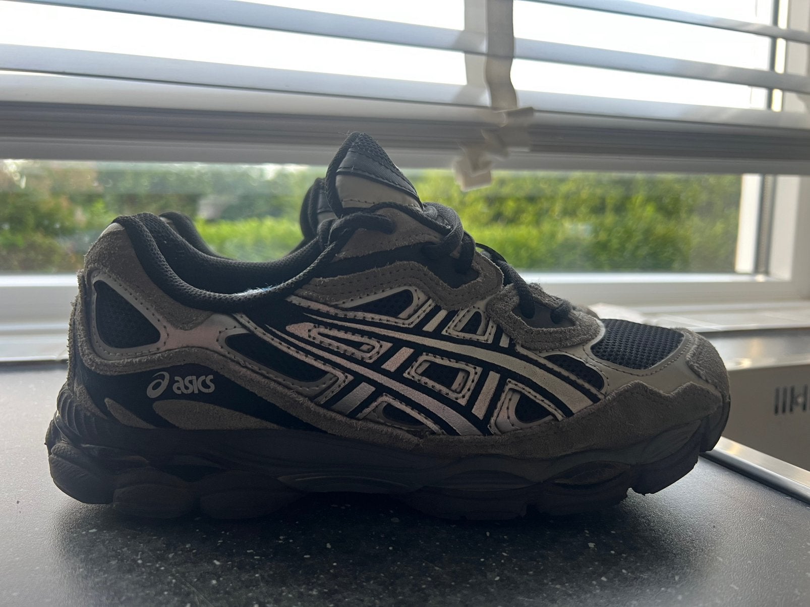 Asics Gel nyc Silver Black, Ophalen of Verzenden, Zo goed als nieuw, Hardloopschoenen, Asics