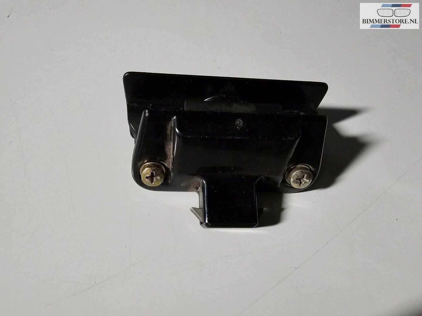 Foto 3 van Daschboard kastje slot mechaniek greep BMW 5 serie E34 Z1 Z3