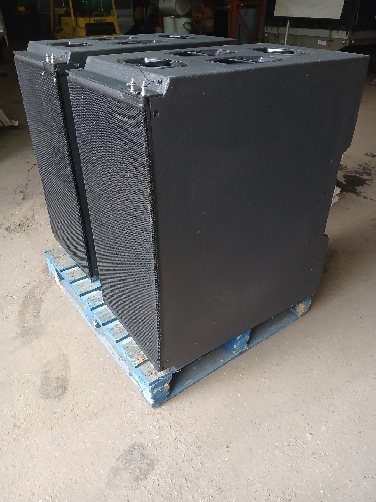 Twee D&B J-SUB subwoofers (copy) - Technisch perfect, Ophalen, Zo goed als nieuw, Subwoofer, Overige merken