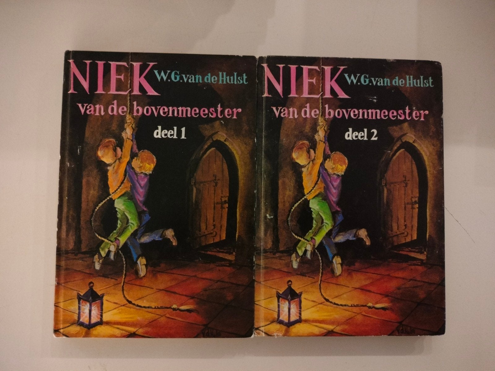 Niek van de Bovenmeester - Deel 1 & 2 (W.G. van de Hulst), Boeken, Ophalen of Verzenden, Gelezen, W.G. van de Hulst, Fictie algemeen