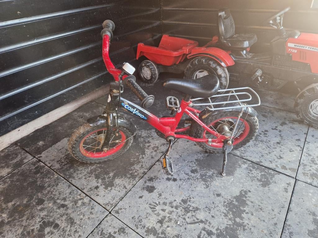 Kinderfiets Corvino - Rood/Zwart - Gebruikt, Ophalen of Verzenden, Gebruikt, Minder dan 16 inch, Zijwieltjes