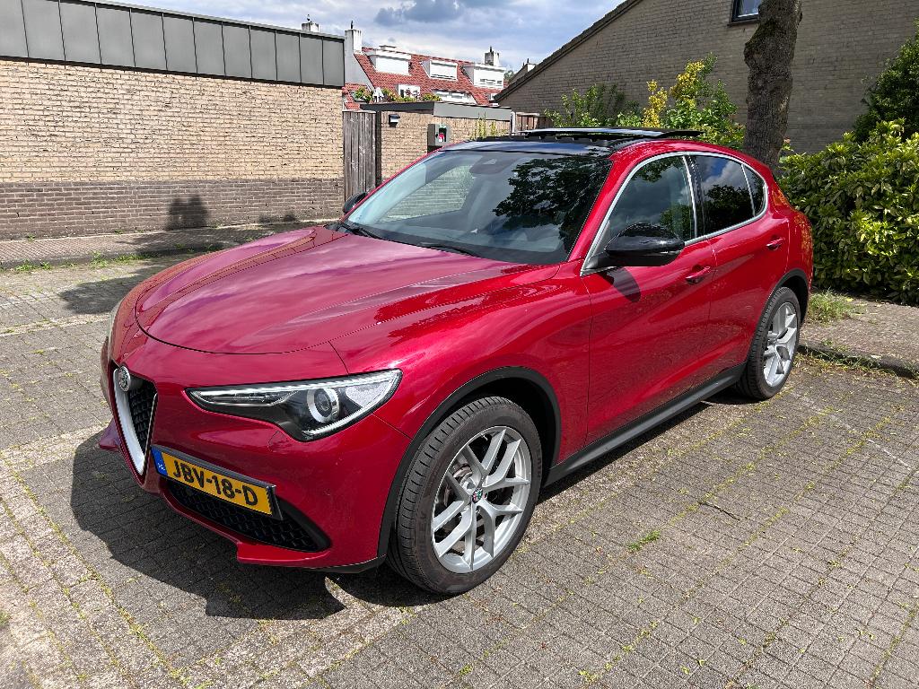 Alfa Romeo Stelvio 280PK Q4 | Pano/schuif/memory/garantie, Automaat, 1995 cc, Bedrijf, Vierwielaandrijving