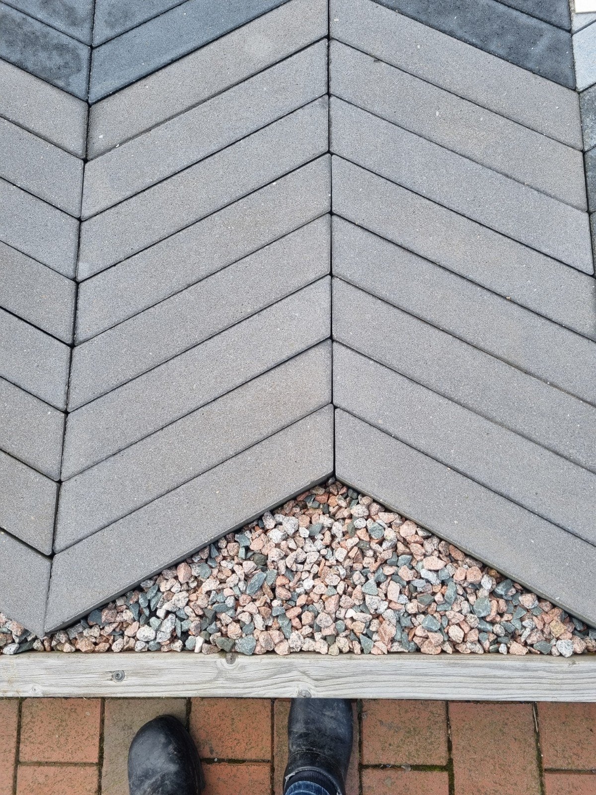 Te koop punto 40x8x8  kleur  magaan   A keus, Ophalen, Beton, Terrastegels