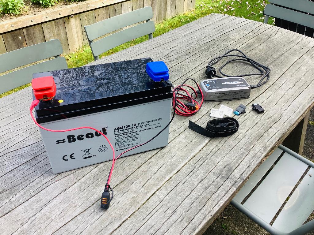 Beaut 100 Ah AGM accu met ctek multi xs 7000 acculader, Ophalen, Gebruikt