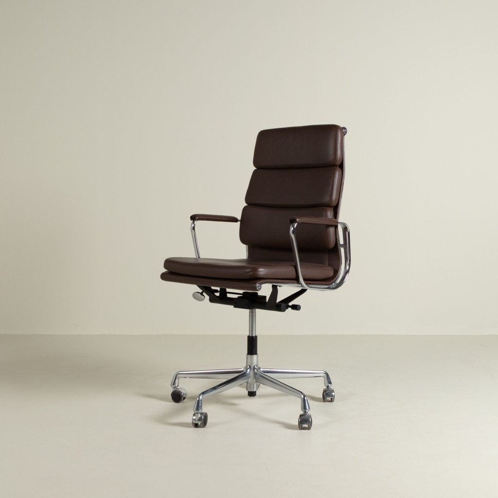 Vitra Eames EA219 Soft Pad Bureaustoel Bruin Leer - Chroom, Niet ingevuld, Bruin, Niet ingevuld, Zo goed als nieuw