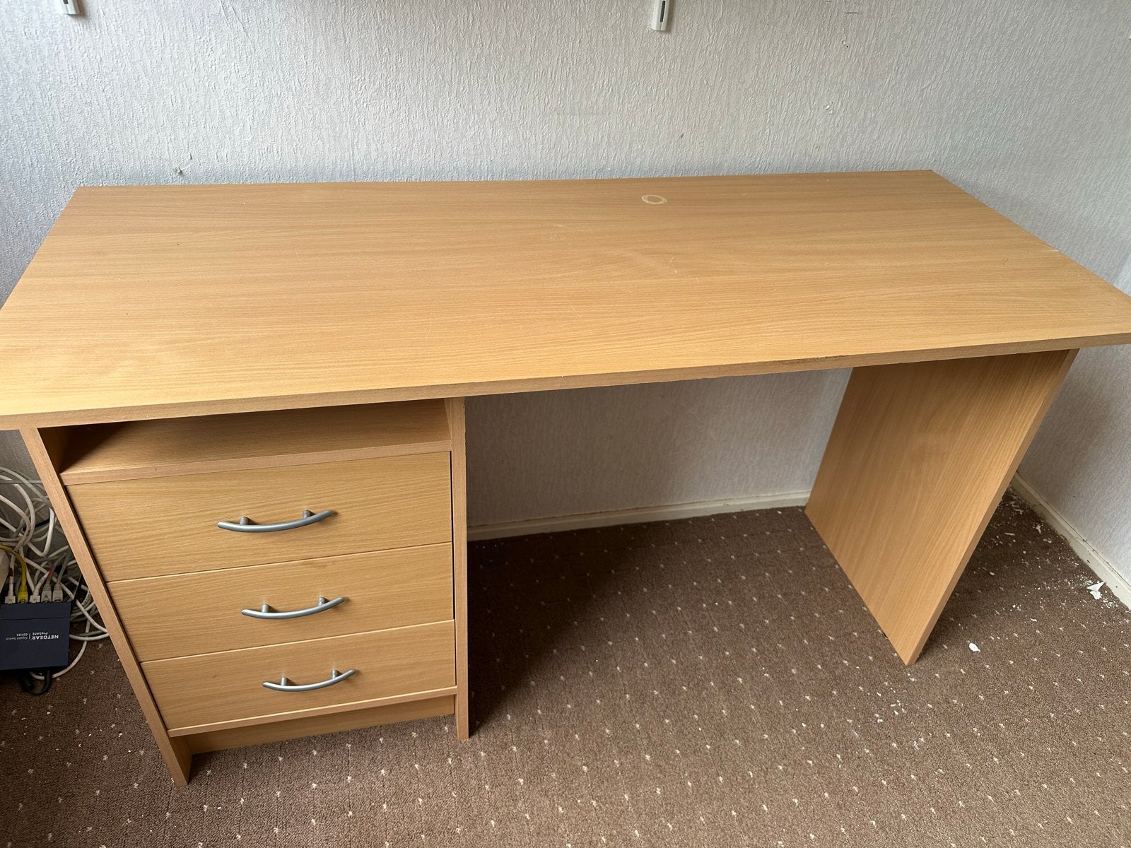 Leuk bureautje. Fineer. 120cm breed, 50cm diep, 70cm hoog, Ophalen, Gebruikt, Schoolbureau, Bruin