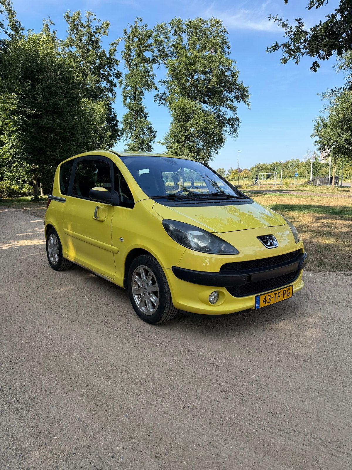 Peugeot 1007 1.6 16V Sporty 2-TRONIC 2006 Geel, Auto's, 15 km/l, 4 cilinders, 4 stoelen, 1587 cc