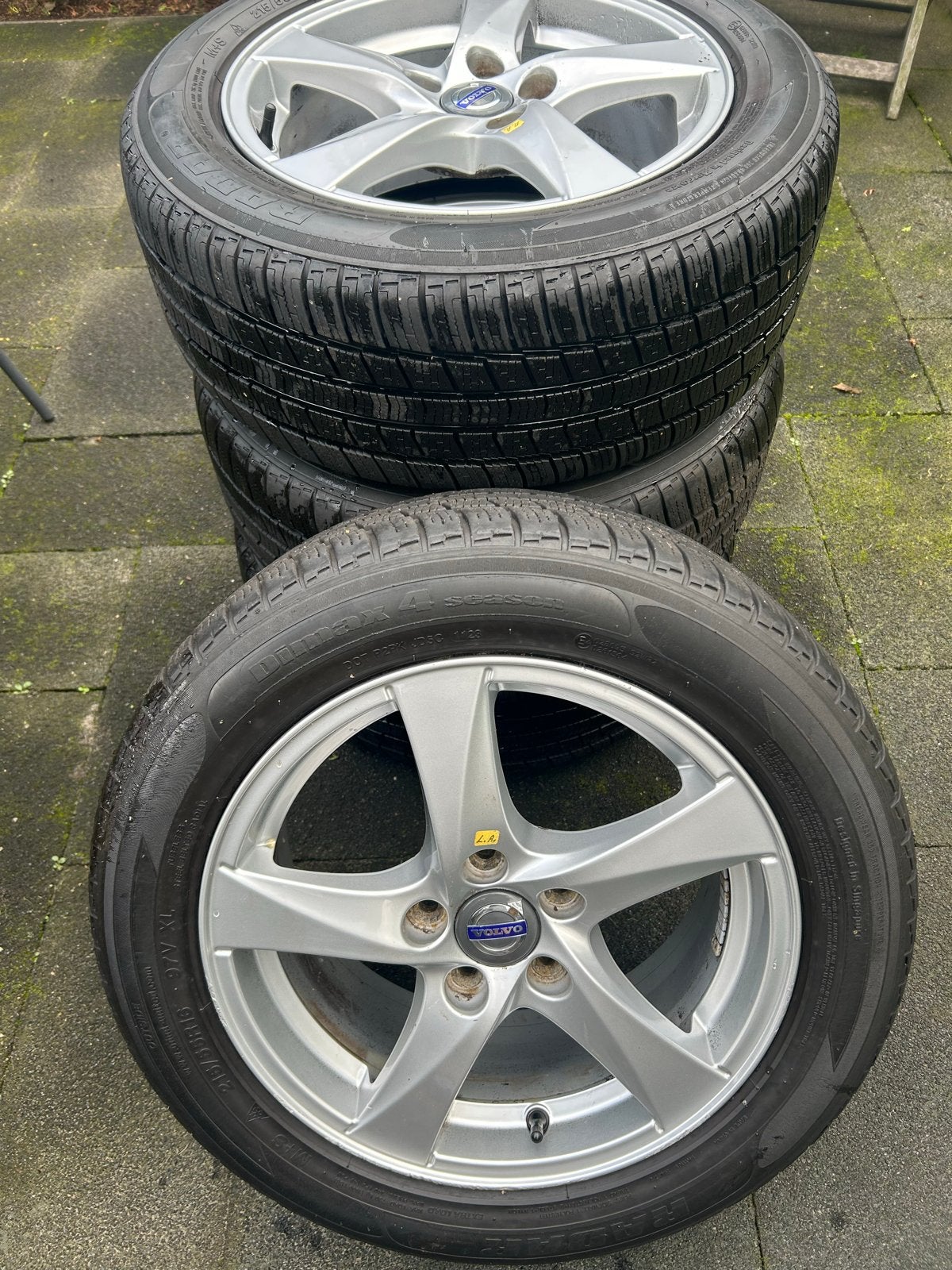Volvo Velgen met All Season Banden 215/55R16, Ophalen, 16 inch, Banden en Velgen, All Season