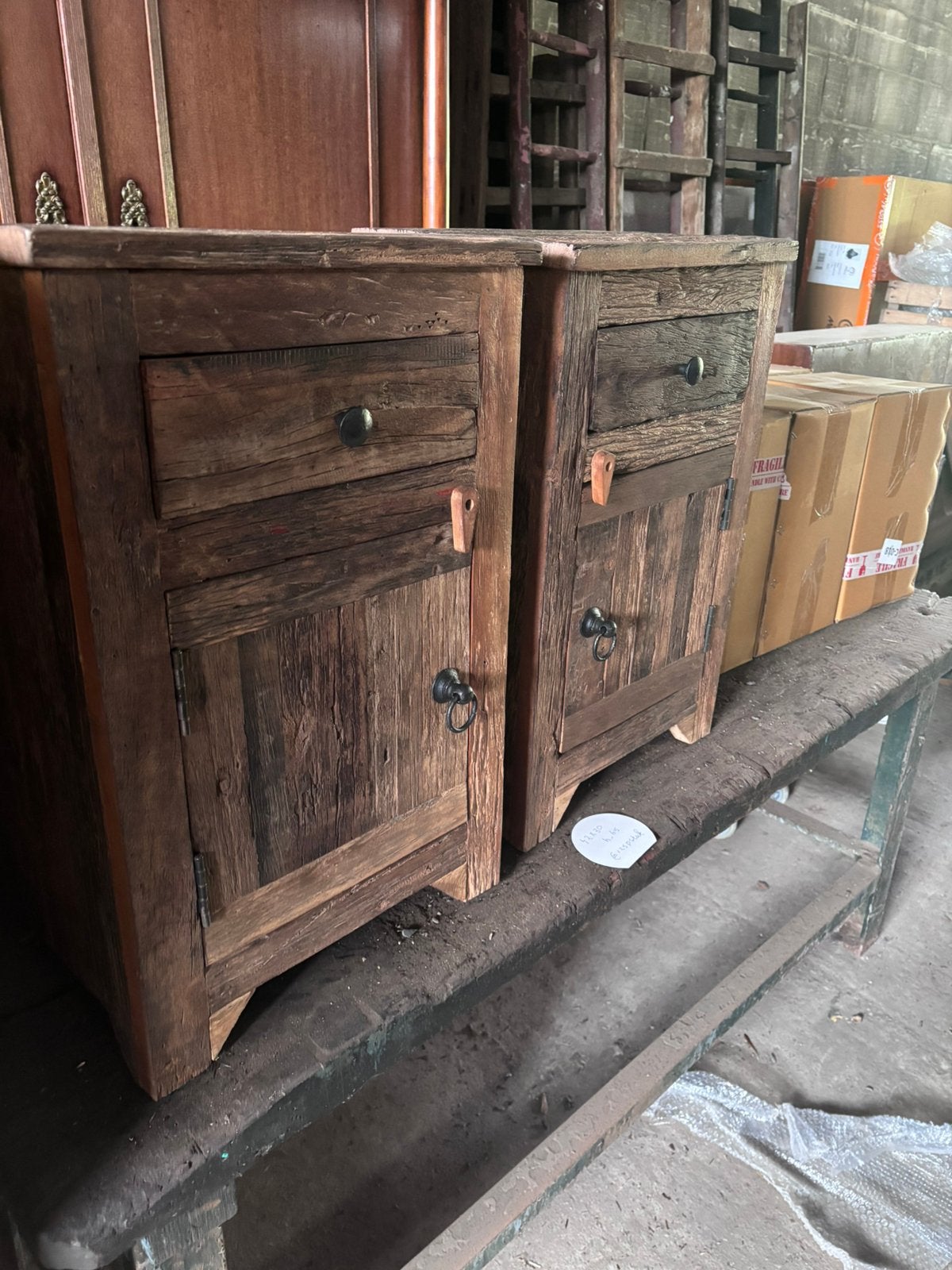 Geleefde teakhouten nachtkastjes, Antiek en Kunst, Curiosa en Brocante, Ophalen of Verzenden