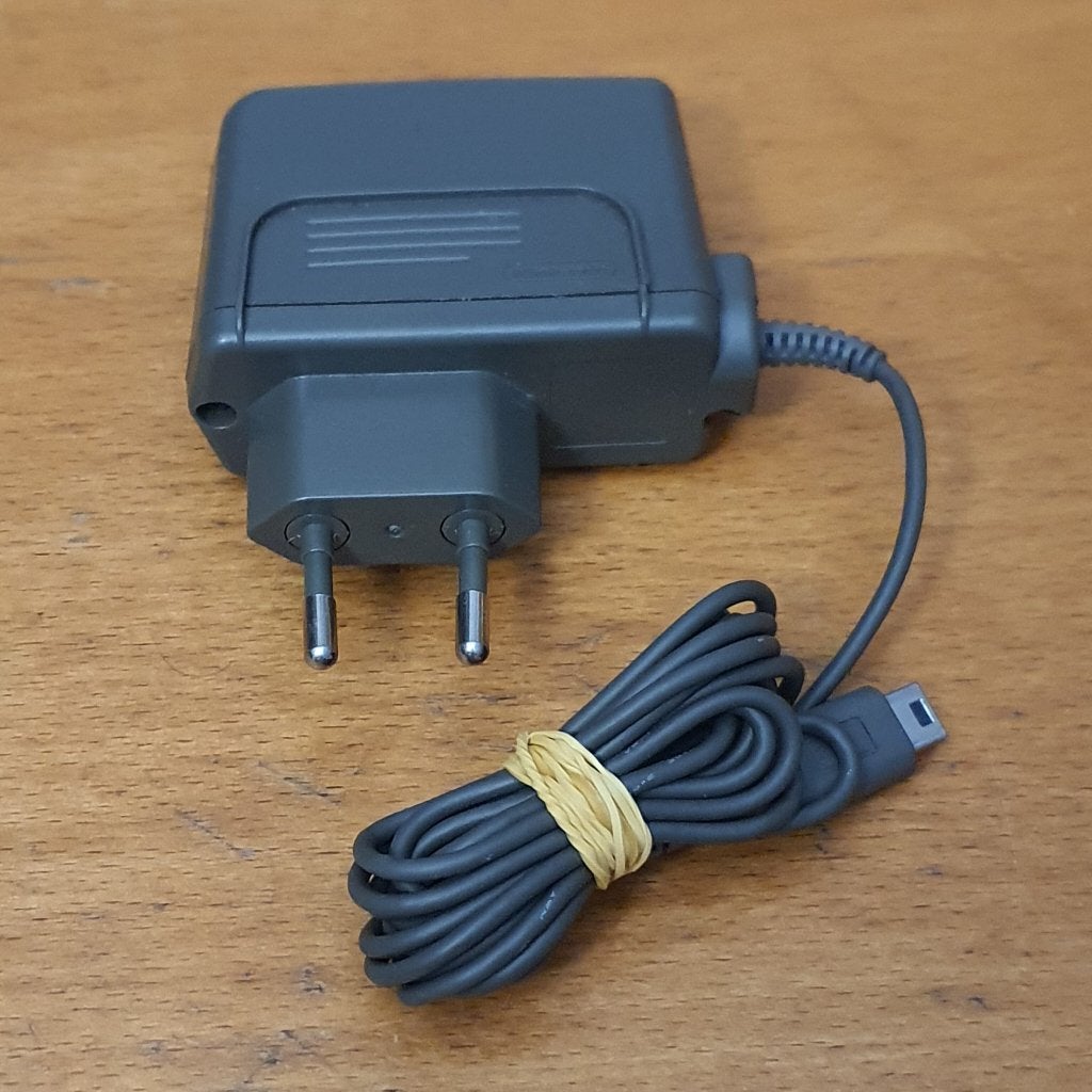 Originele Nintendo DS Lite OPLADER, 1 speler, Ophalen of Verzenden, Gebruikt, Vanaf 3 jaar