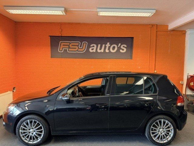 Volkswagen Golf 1.2 TSI / 5 DEURS / SPORT-STYLE / VELE OPTIE, Voorwielaandrijving, Euro 5, Gebruikt, Zwart