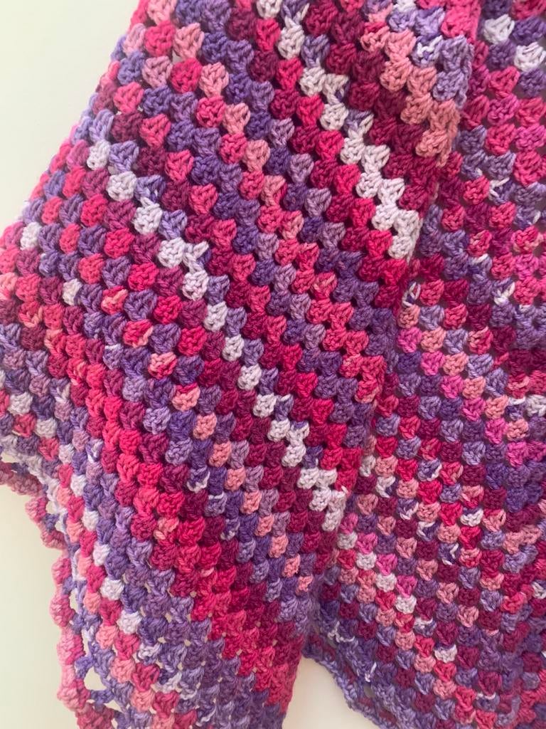 Omslagdoek Hsndmade By Anne.  Nieue, Verzenden, Nieuw, Maat 46/48 (XL) of groter, Sjaal