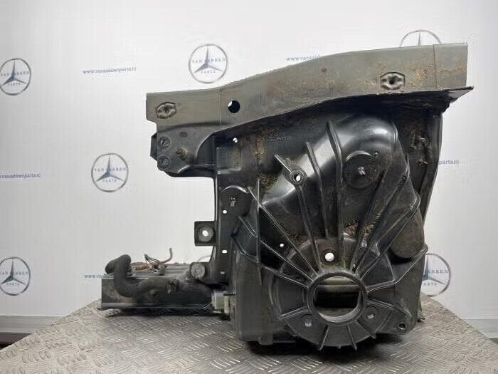 Snijdeel rechts-voor van een Mercedes C-Klasse (992), Ophalen of Verzenden, Gebruikt, Spatbord