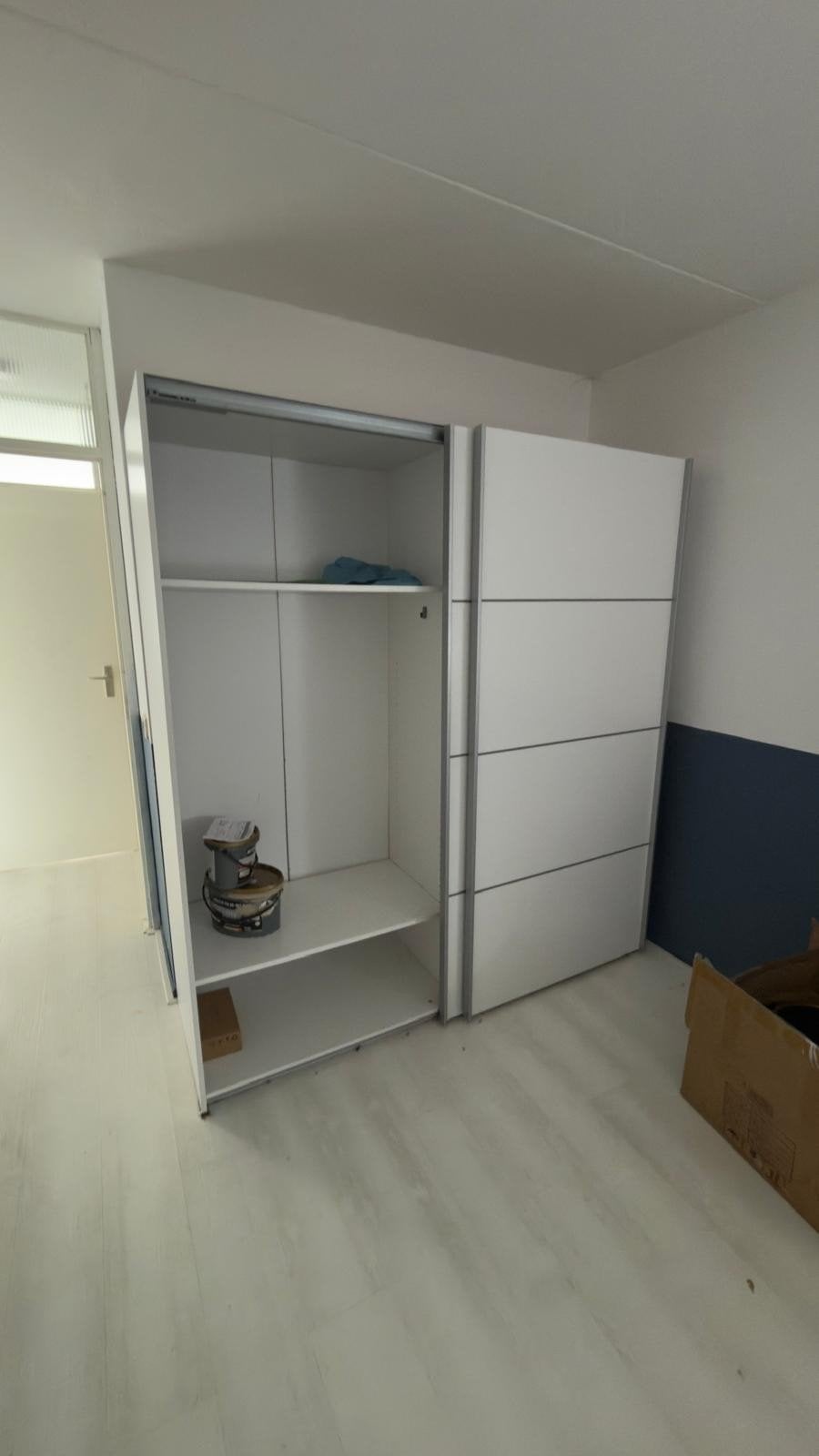 Leenbakker kast zo goed als nieuw wegens verhuizing, 100 tot 150 cm, 200 cm of meer, Met lade(s), Ophalen of Verzenden