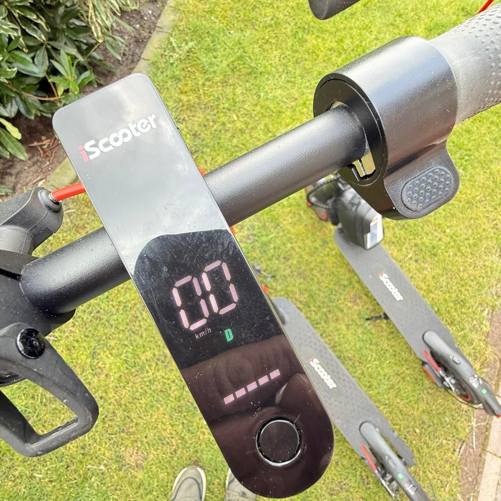 Twee iScooter elektrische steps - Zo goed als nieuw, Ophalen of Verzenden, Zo goed als nieuw, Elektrische step (E-scooter)
