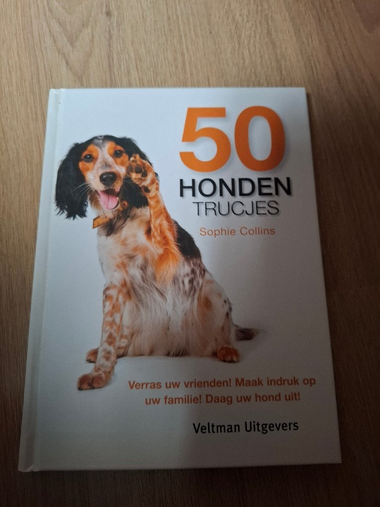 Boek: 50 Hondentrucjes – Sophie Collins (Hardcover), Ophalen of Verzenden, Zo goed als nieuw, Honden