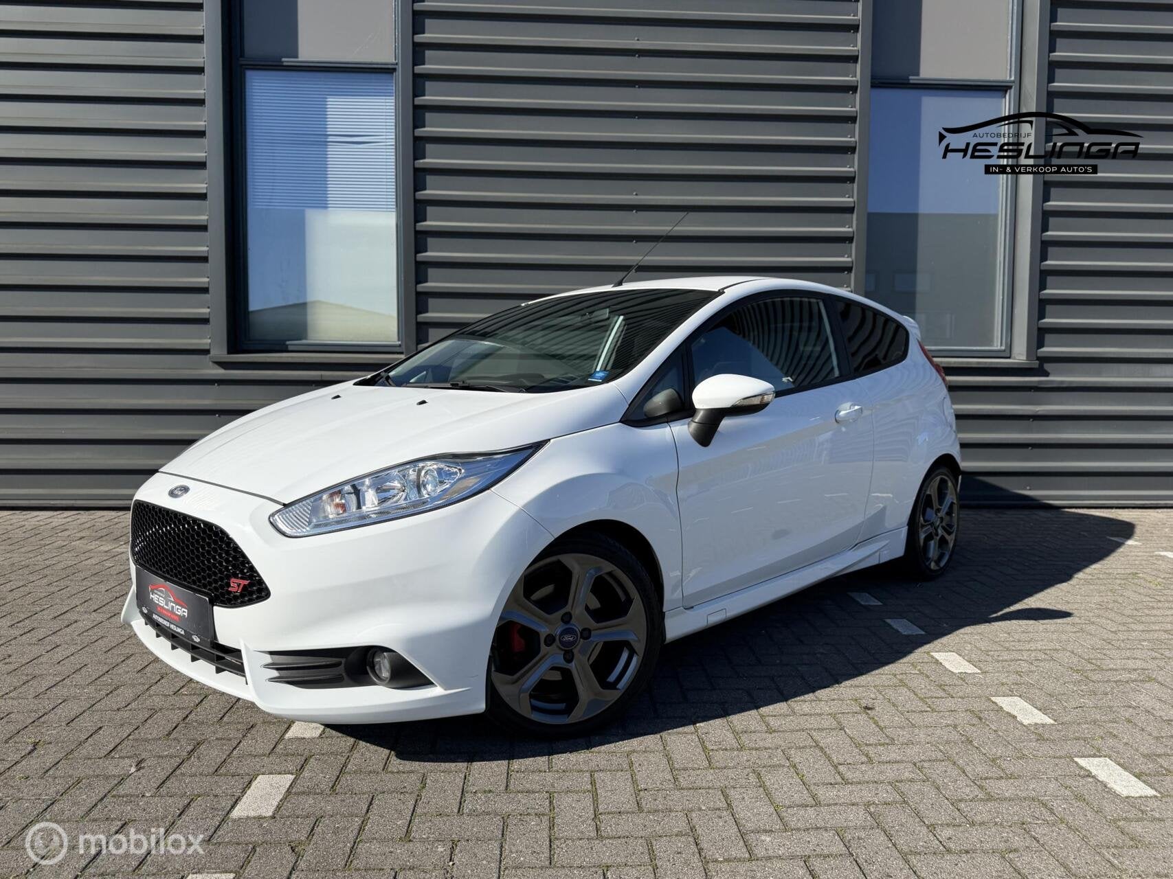Ford Fiesta st-2 | Stoelverwarming | 182 PK, Auto's, Voorwielaandrijving, Dealer onderhouden, Gebruikt, Zwart