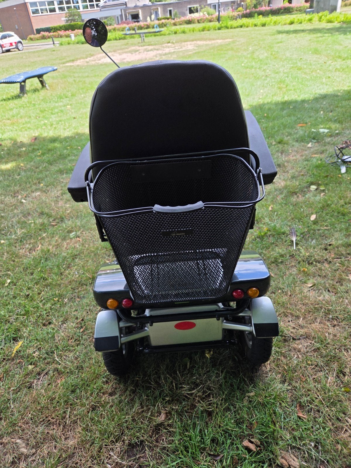 Nette Scootmobiel van life en Mobility type Mezzo 4, Diversen, Life and Mobility, Gebruikt, Ophalen of Verzenden, 36 t/m 45 km