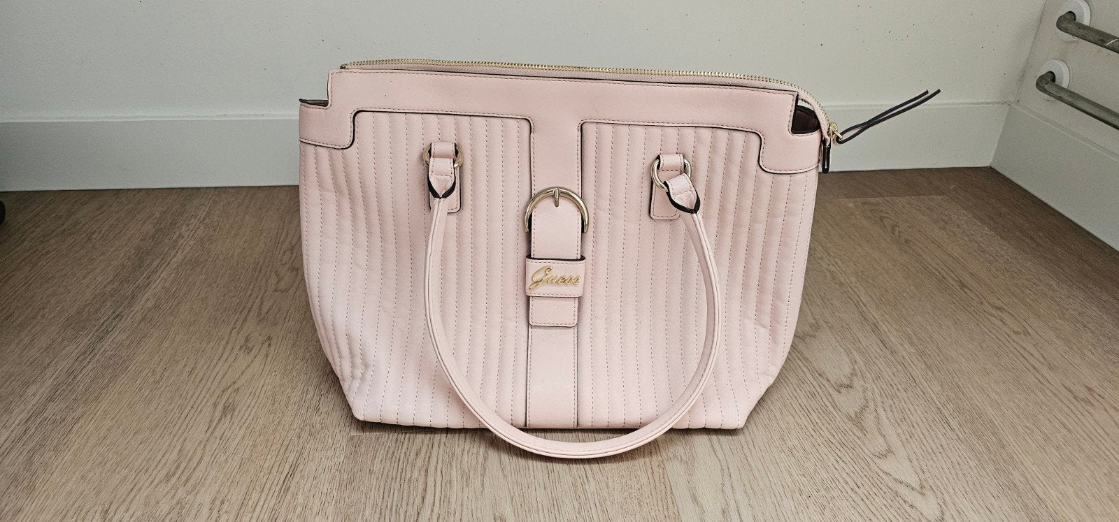 Guess handtas - Roze, Ophalen, Zo goed als nieuw, Roze, Handtas