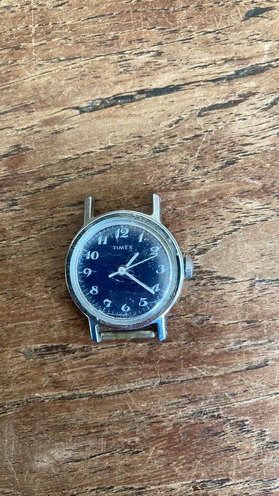 Vintage mechanisch Timex dames horloge mt blauwe wijzerplaat, Antiek en Kunst, Ophalen of Verzenden