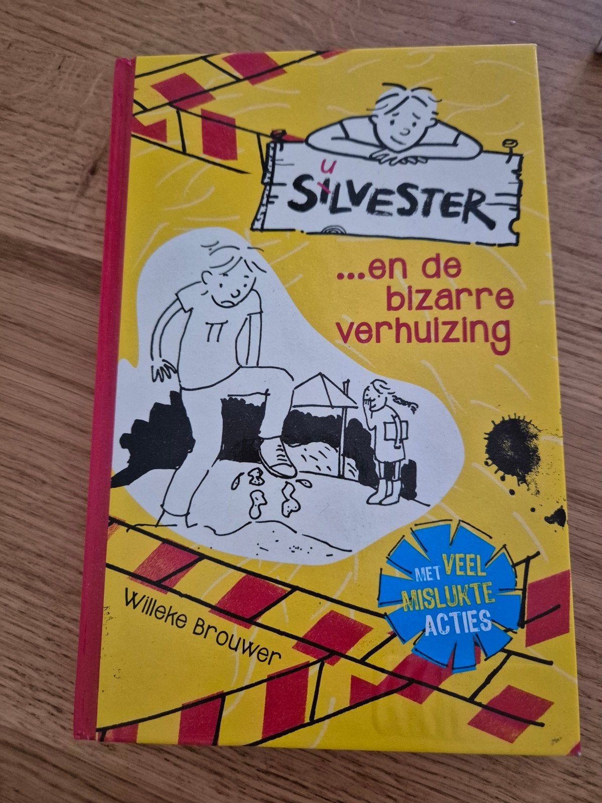 U Silvester en de bizarre verhuizing - Willeke Brouwer, Ophalen of Verzenden, Zo goed als nieuw, Willeke Brouwer, Fictie