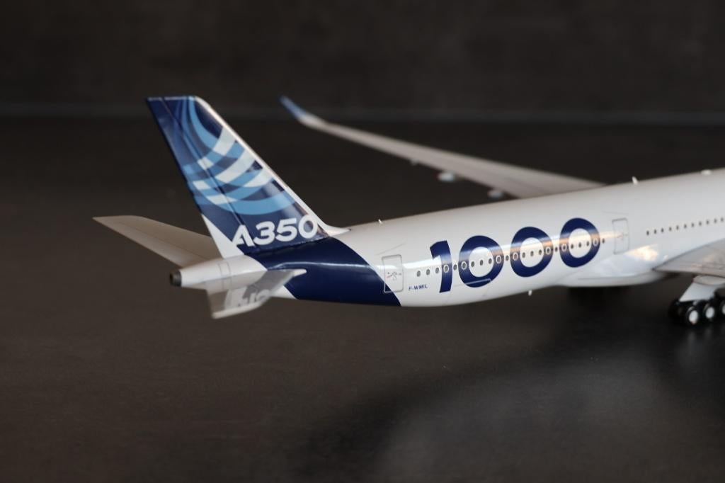 Airbus A350-1000 housekleuren/ Inflight200, Verzamelen, Luchtvaart en Vliegtuigspotten, Ophalen of Verzenden, Zo goed als nieuw