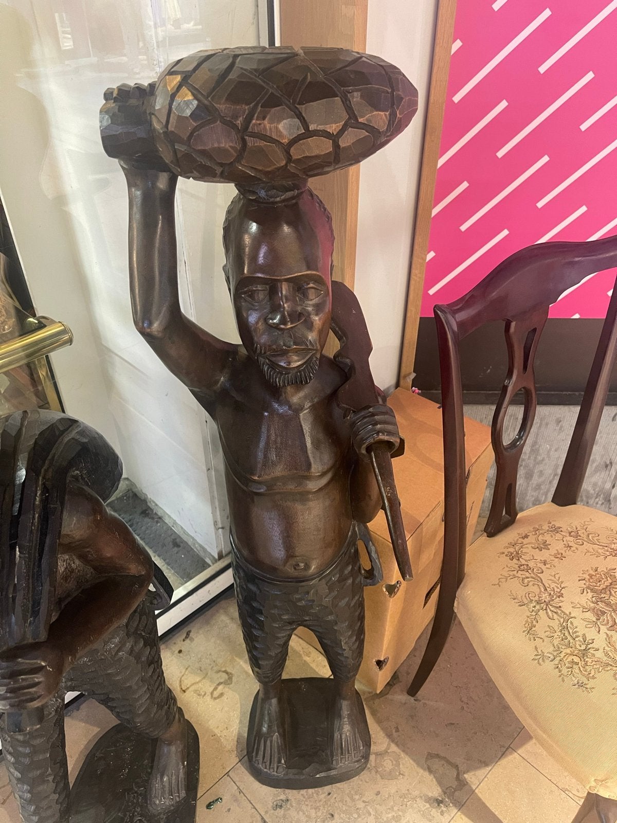 Twee handgesneden Afrikaanse houten beelden, Handgemaakt, Beeld, Hout, Bruin