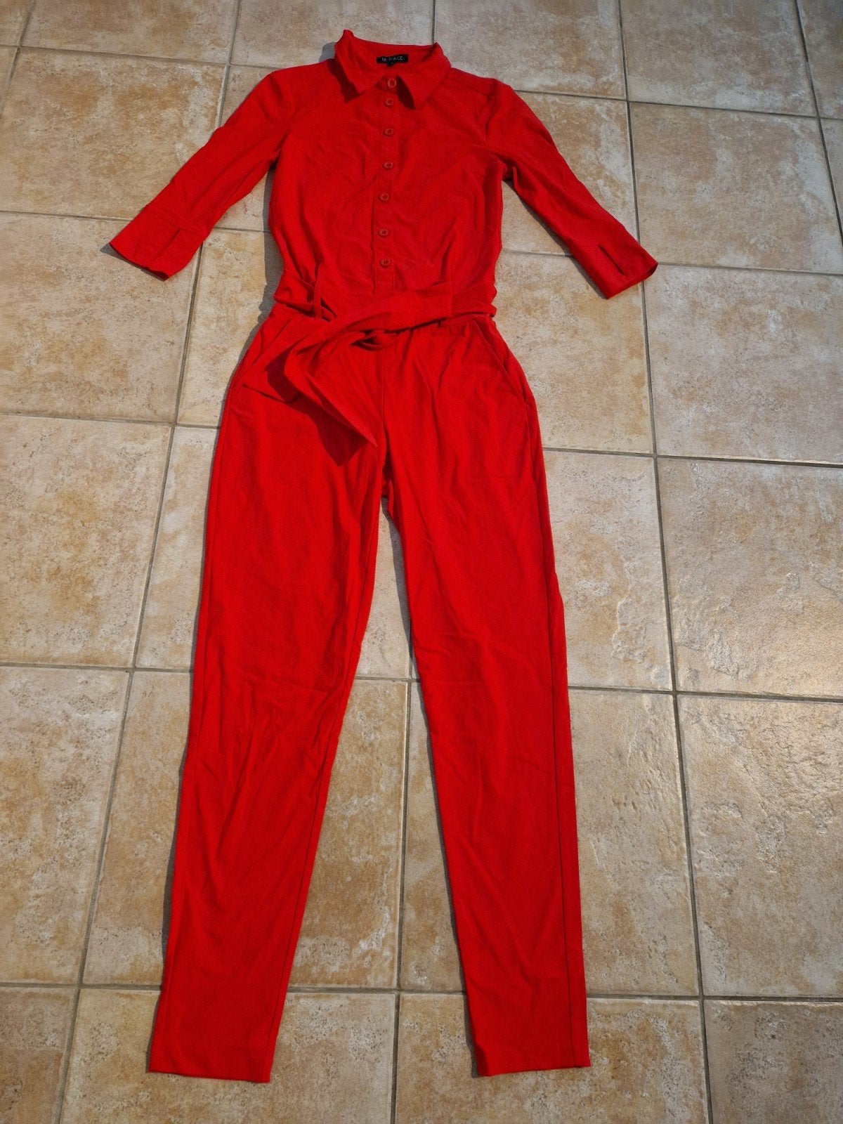 Nieuw. Rode jumpsuit Mi Piace maat XS, Kleding | Dames, Jumpsuits, Mi Piace, Nieuw, Ophalen of Verzenden, Maat 34 (XS) of kleiner