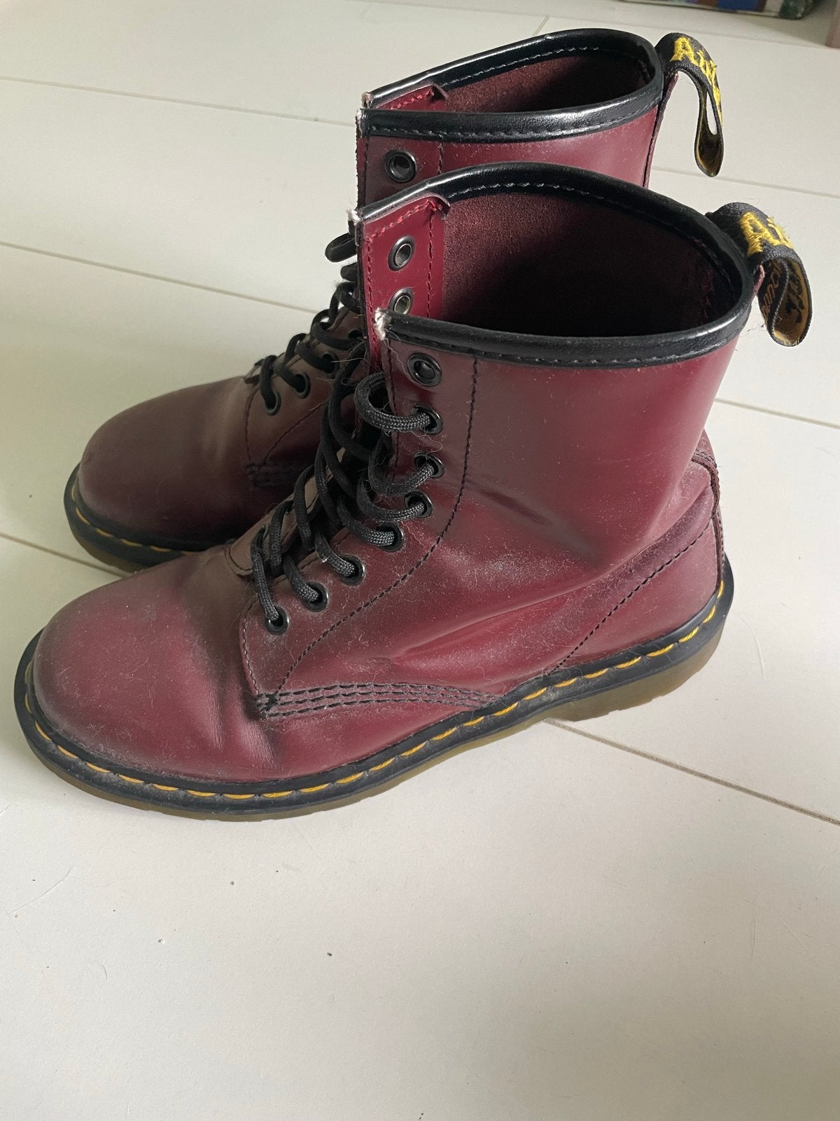 Dr. Martens Laarzen - Bordeauxrood, Ophalen, Gedragen, Rood, Lage of Enkellaarzen