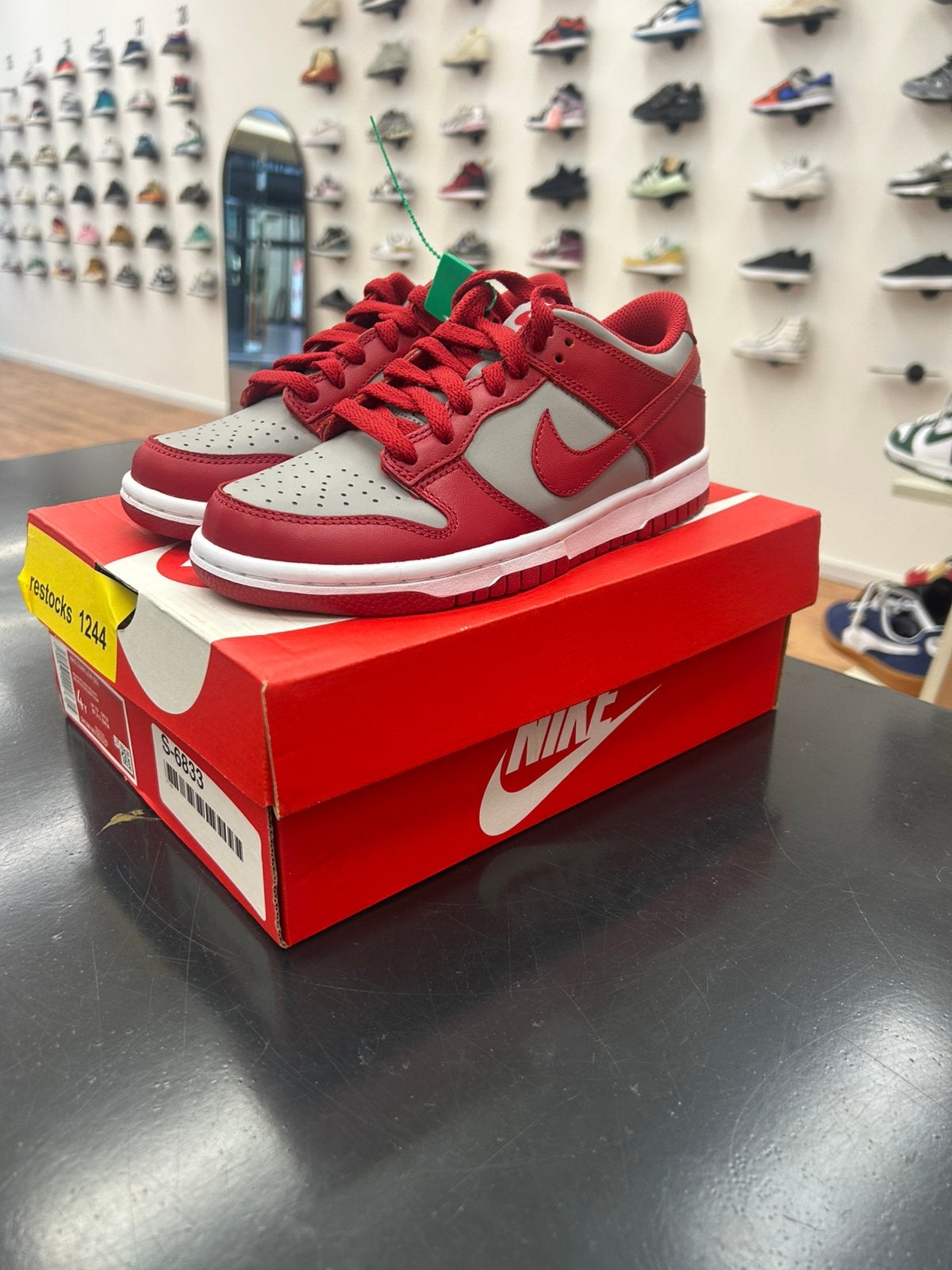 Nike Dunk Low “Medium Grey / Varsity Red”, G, G, Nieuw, Ophalen of Verzenden