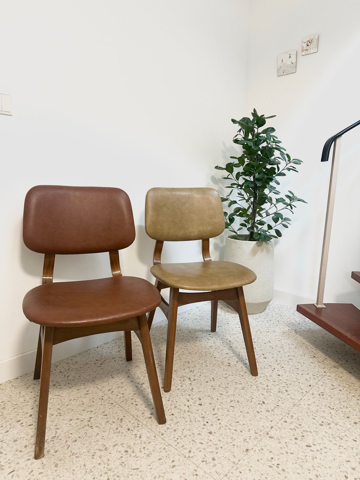 2 Vintage Eetkamerstoelen Jaren '60 Mid-century, Ophalen, Gebruikt, Bruin, Twee