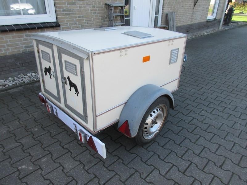 Aanhangwagen voor honden, geïsoleerd, Ophalen, Gebruikt