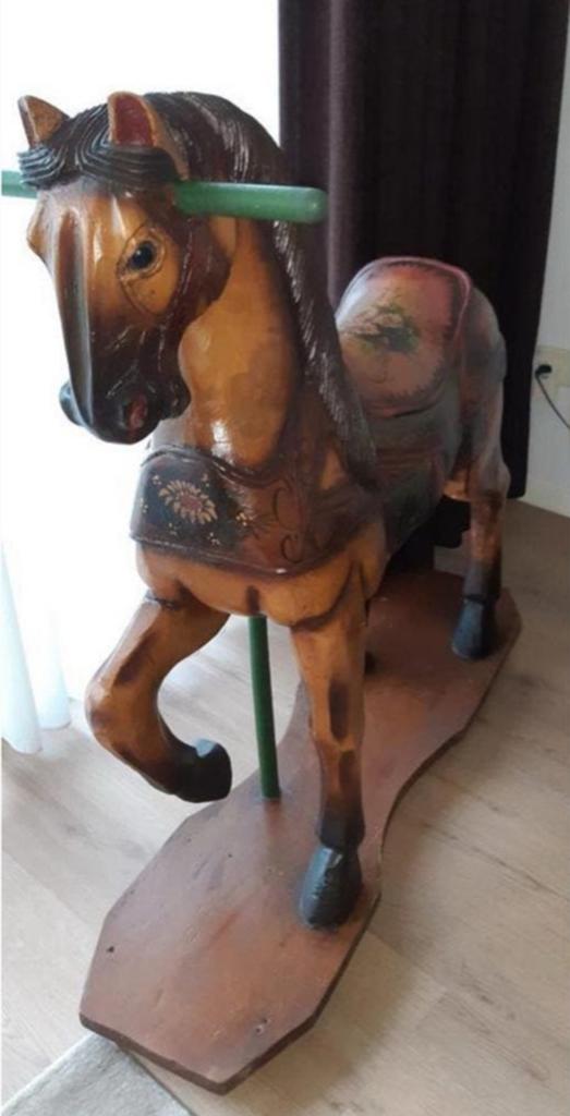 Antiek houten hobbelpaard met handgeschilderde details, Ophalen