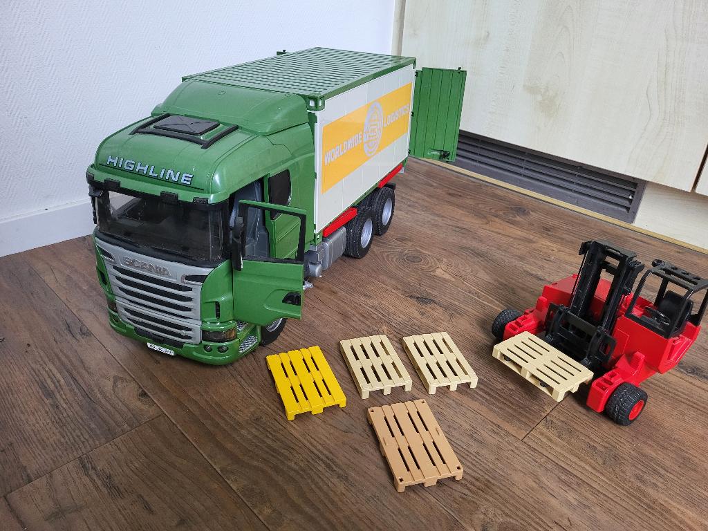 Bruder 03580 scania R-serie met kooiaap, Ophalen of Verzenden, Zo goed als nieuw