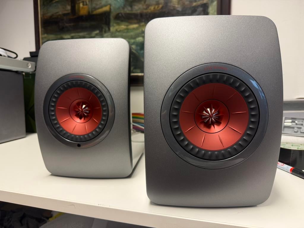 KEF LS50 Wireless (1) titanium grijs, Zo goed als nieuw, 120 watt of meer, Front, Rear of Stereo speakers, Ophalen