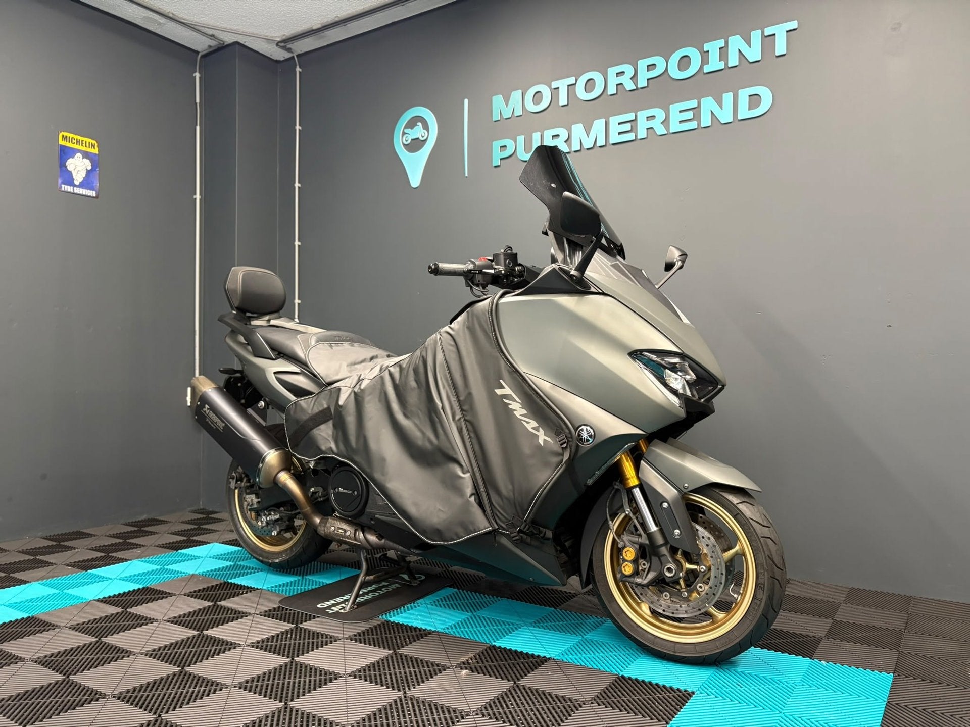 Yamaha TMAX 560 TECH MAX | TMAX 560 | AKRAPOVIC, Motoren, Scooter, 562 cc, Traction Control, Automaat